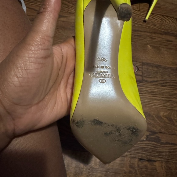 Valentino rockstud heels. Yellow/lime neon - Picture 4 of 13